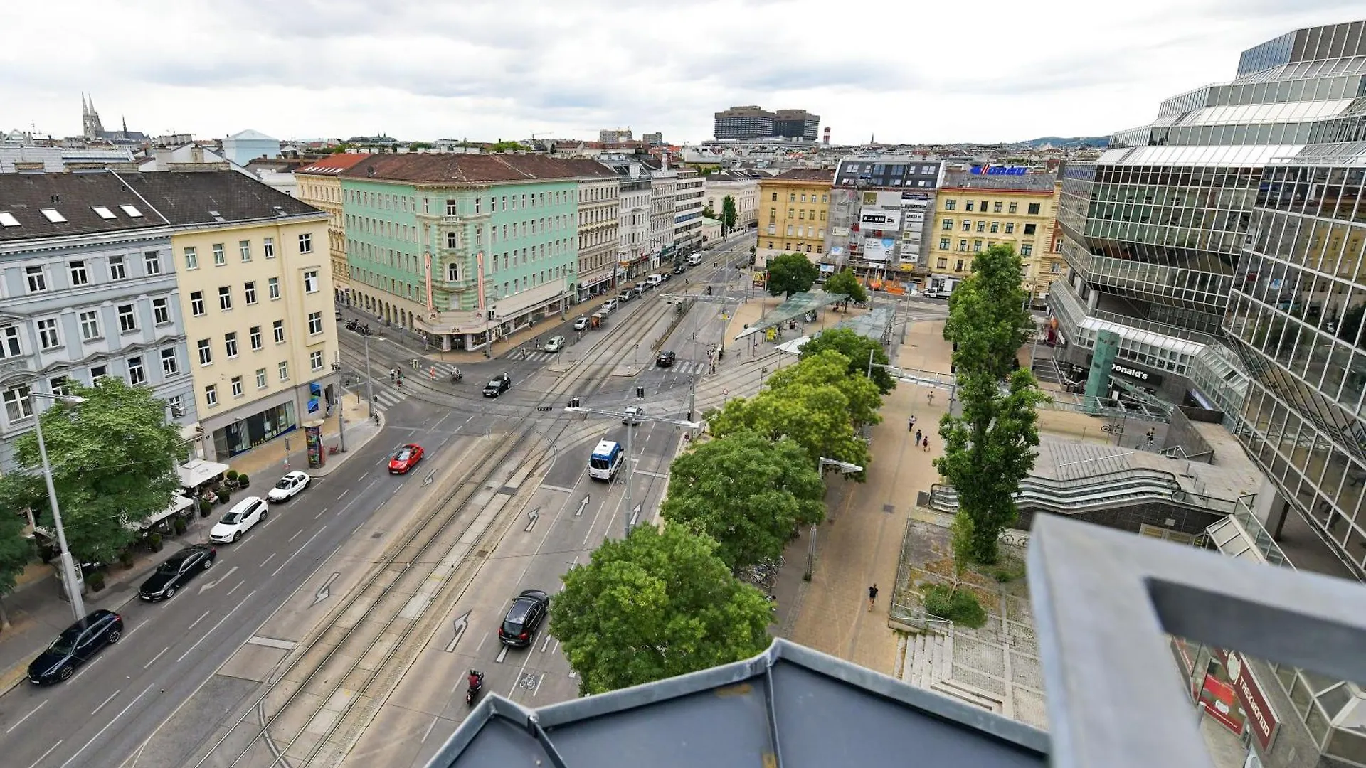 Julius 24 - Duplex Apartment 5 Mins To City Center Viena 0*,  Áustria