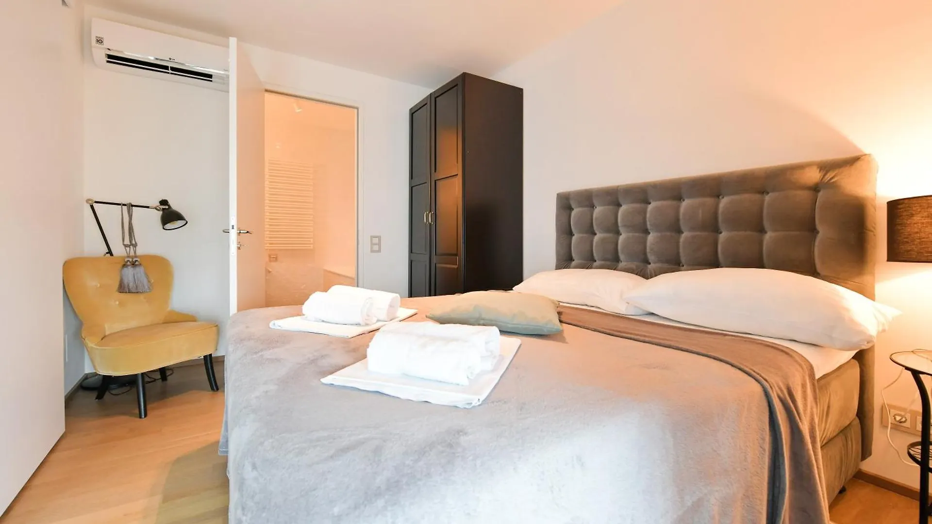 Julius 24 - Duplex Apartment 5 Mins To City Center Vienna 0*,